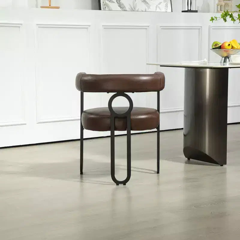 Poltrona moderna Okak, poltrona da cucina con rivestimento in tessuto ciniglia dal design contemporaneo, set da 1 per il soggiorno