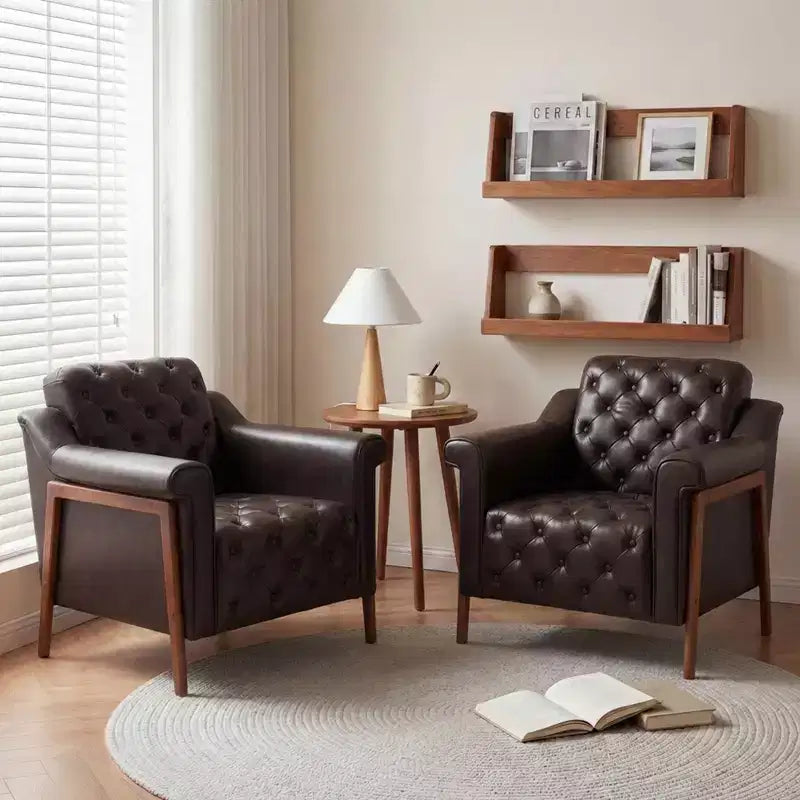Dyonery Una sedia decorata in pelle in stile medievale, con robuste gambe e schienale in legno, adatta a piccoli spazi, Marrone