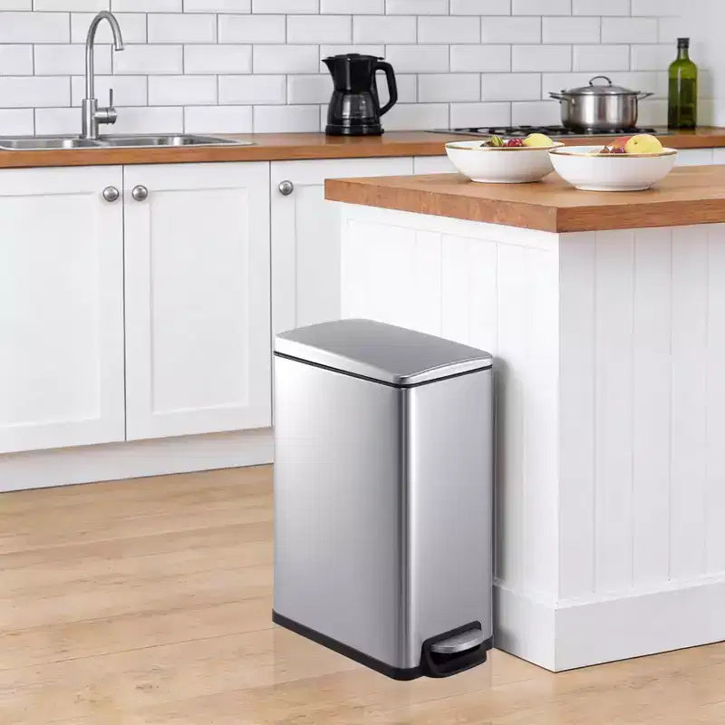 Pattumiera da Cucina Sottile in Acciaio Inox, con Pedale e Coperchio a Chiusura Ammortizzata - Secchio Interno Rimovibile - Cestino Rifiuti Rettangolare Stretto - Casa, Ufficio