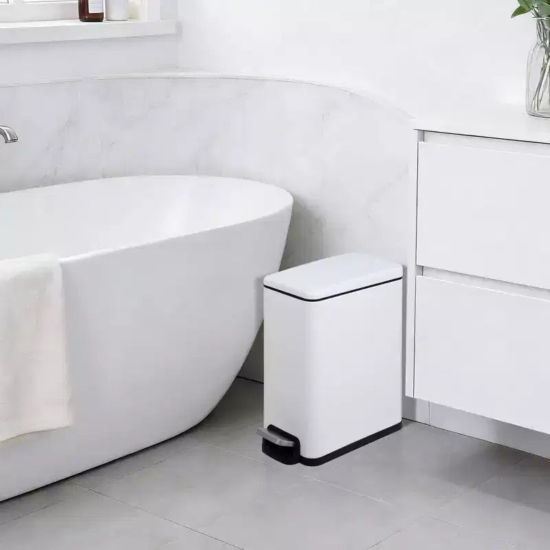 Pattumiera da Cucina Sottile in Acciaio Inox, con Pedale e Coperchio a Chiusura Ammortizzata - Secchio Interno Rimovibile - Cestino Rifiuti Rettangolare Stretto - Casa, Ufficio