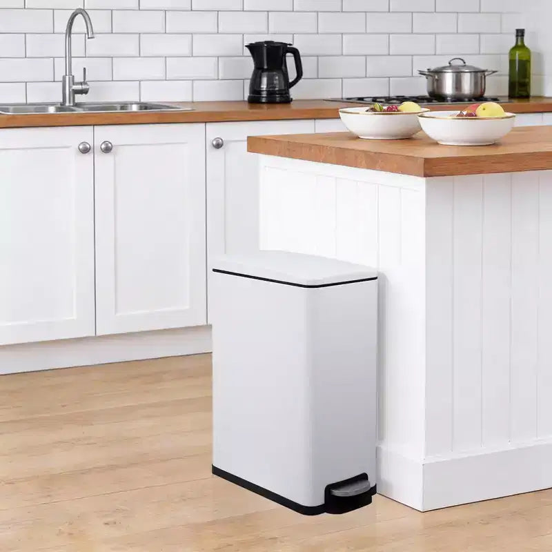 Pattumiera da Cucina Sottile in Acciaio Inox, con Pedale e Coperchio a Chiusura Ammortizzata - Secchio Interno Rimovibile - Cestino Rifiuti Rettangolare Stretto - Casa, Ufficio
