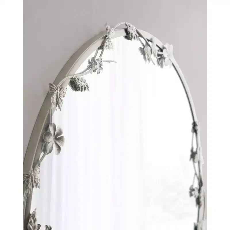 Kate and Laurel Rosella, Specchio da parete floreale in metallo, argento, 26x26
